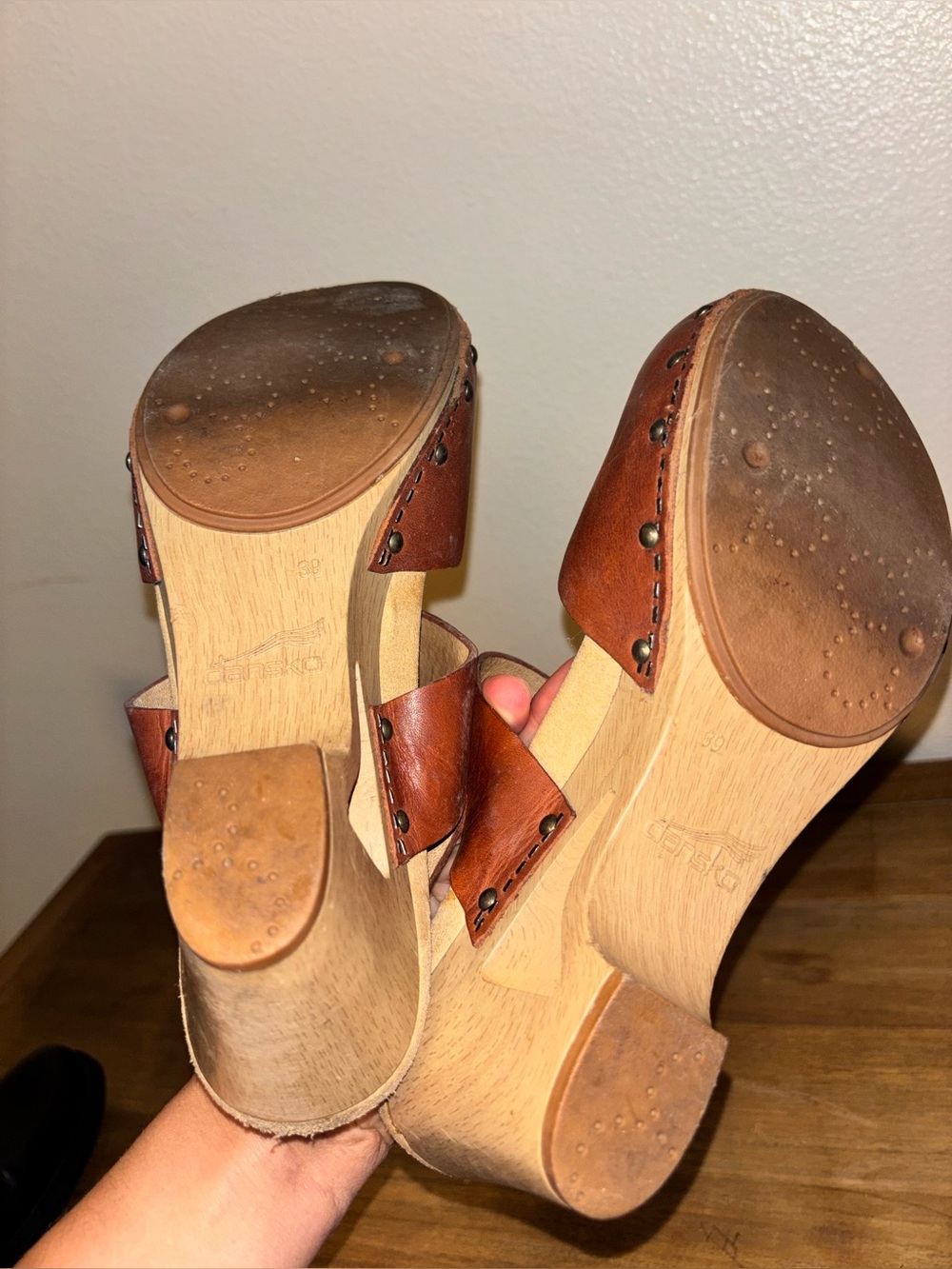 Dansko Women's Chestnut Leather Slingback Clog - Picture 5 of 5